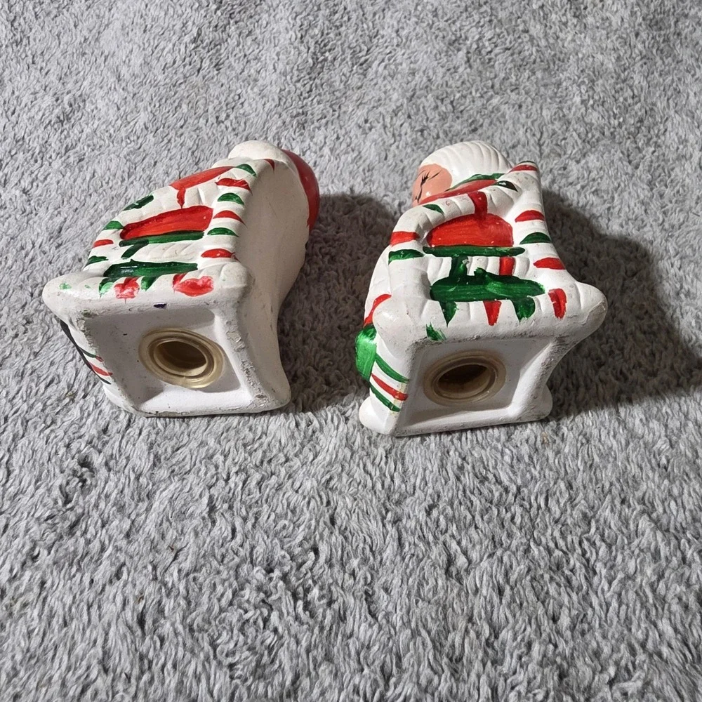 Vtg Santa & Mrs. Claus Ceramic Christmas Salt & Pepper Shakers '60s-style Taiwan